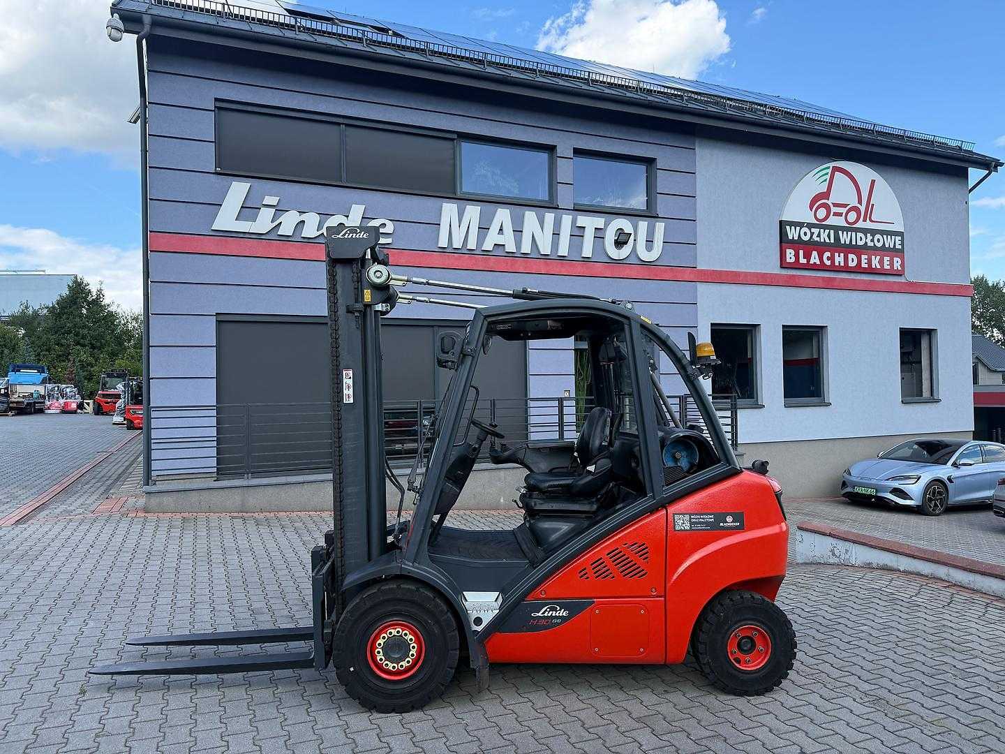Used Forklift Linde H30T-02 Side shift 4 ratų šakinis krautuvas (Image 1) Used Forklift Linde H30T-02 Side shift 4 ratų šakinis krautuvas (Image 1)