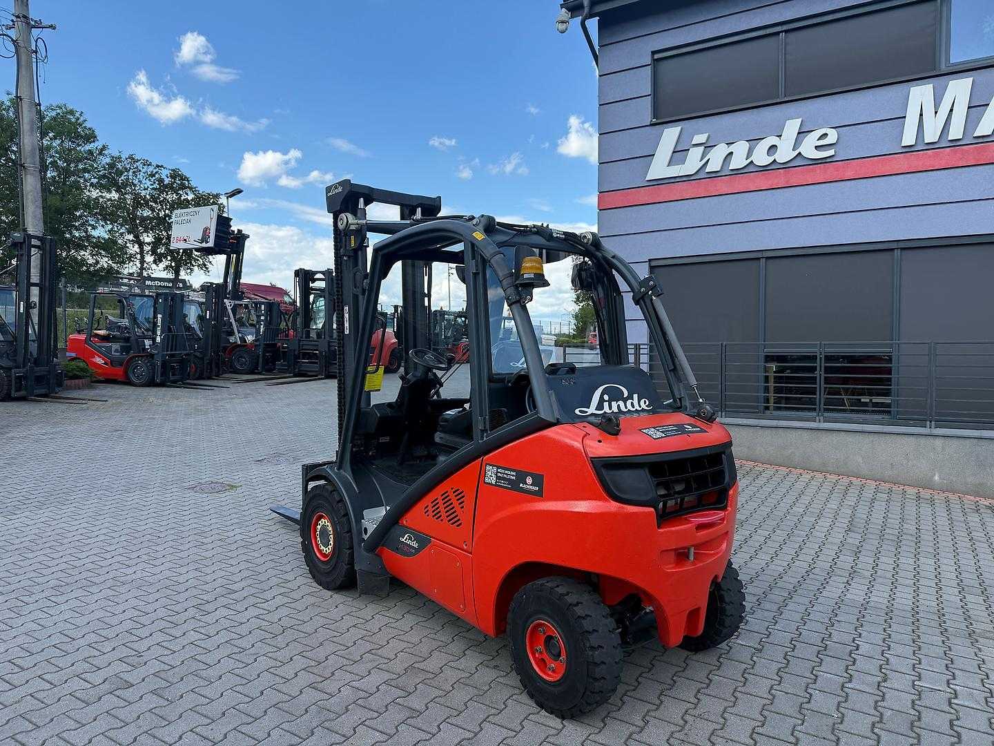 Used Forklift Linde H30T-02 Side shift 4 ratų šakinis krautuvas (Image 3) Used Forklift Linde H30T-02 Side shift 4 ratų šakinis krautuvas (Image 3)