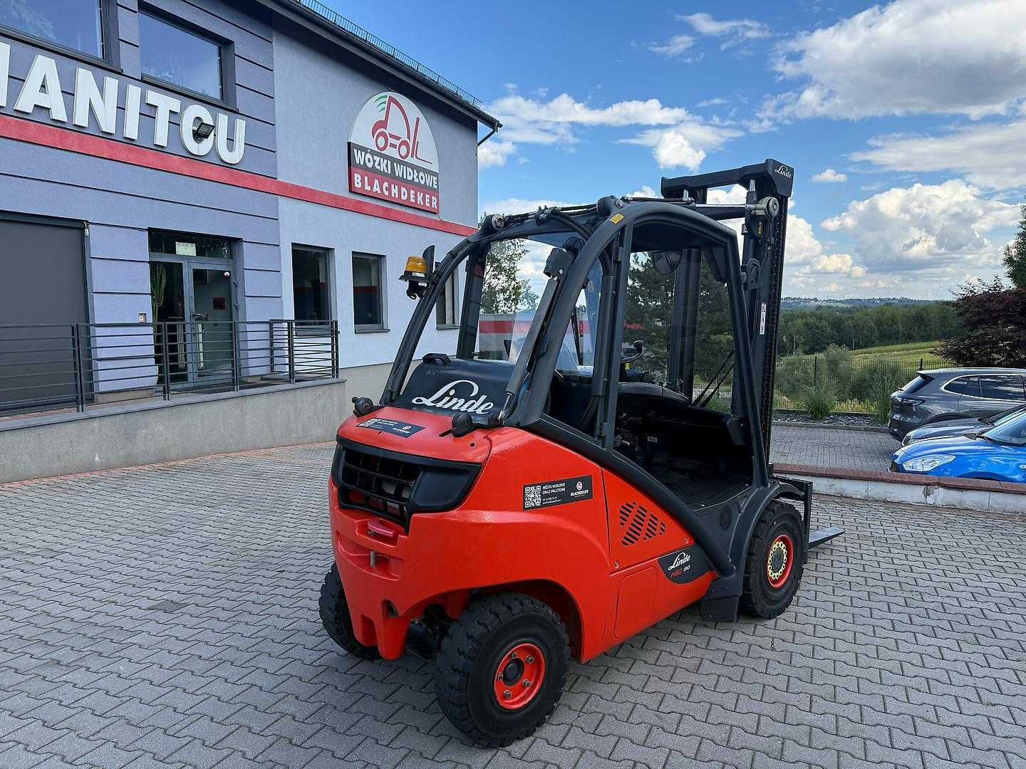 Used Forklift Linde H30T-02 Side shift 4 ratų šakinis krautuvas (Image 8) Used Forklift Linde H30T-02 Side shift 4 ratų šakinis krautuvas (Image 8)