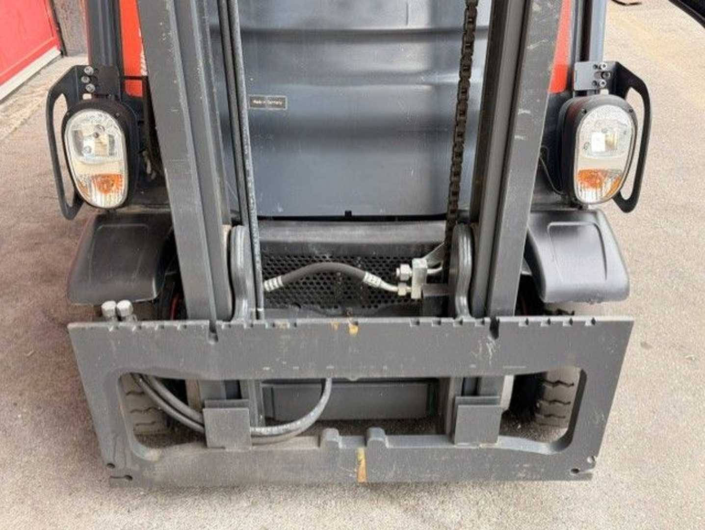 Used Forklift Linde H16T 4 ratų šakinis krautuvas (Image 7) Used Forklift Linde H16T 4 ratų šakinis krautuvas (Image 7)