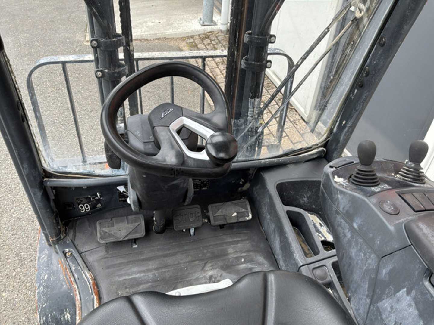Used Forklift Linde H20T-01/600 4 ratų šakinis krautuvas (Image 3) Used Forklift Linde H20T-01/600 4 ratų šakinis krautuvas (Image 3)