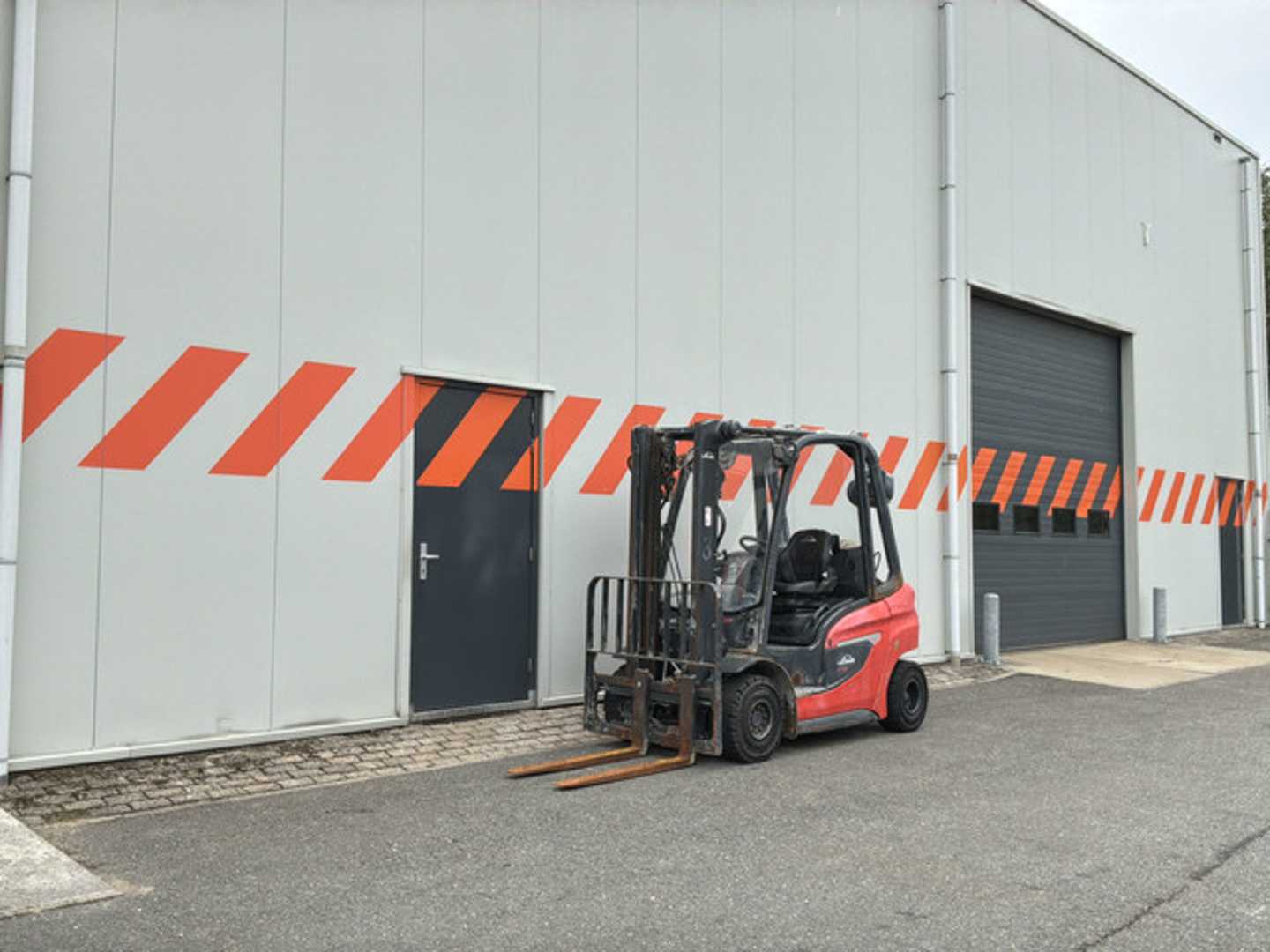 Used Forklift Linde H20T-01/600 4 ratų šakinis krautuvas (Image 5) Used Forklift Linde H20T-01/600 4 ratų šakinis krautuvas (Image 5)