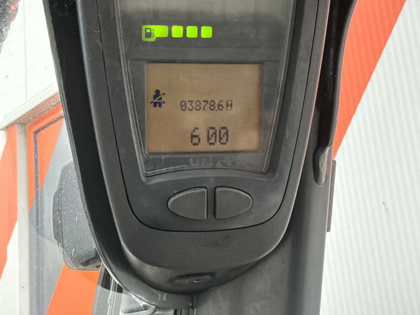 Used Forklift Linde H16T-01 4 ratų šakinis krautuvas (Image 4) Used Forklift Linde H16T-01 4 ratų šakinis krautuvas (Image 4)