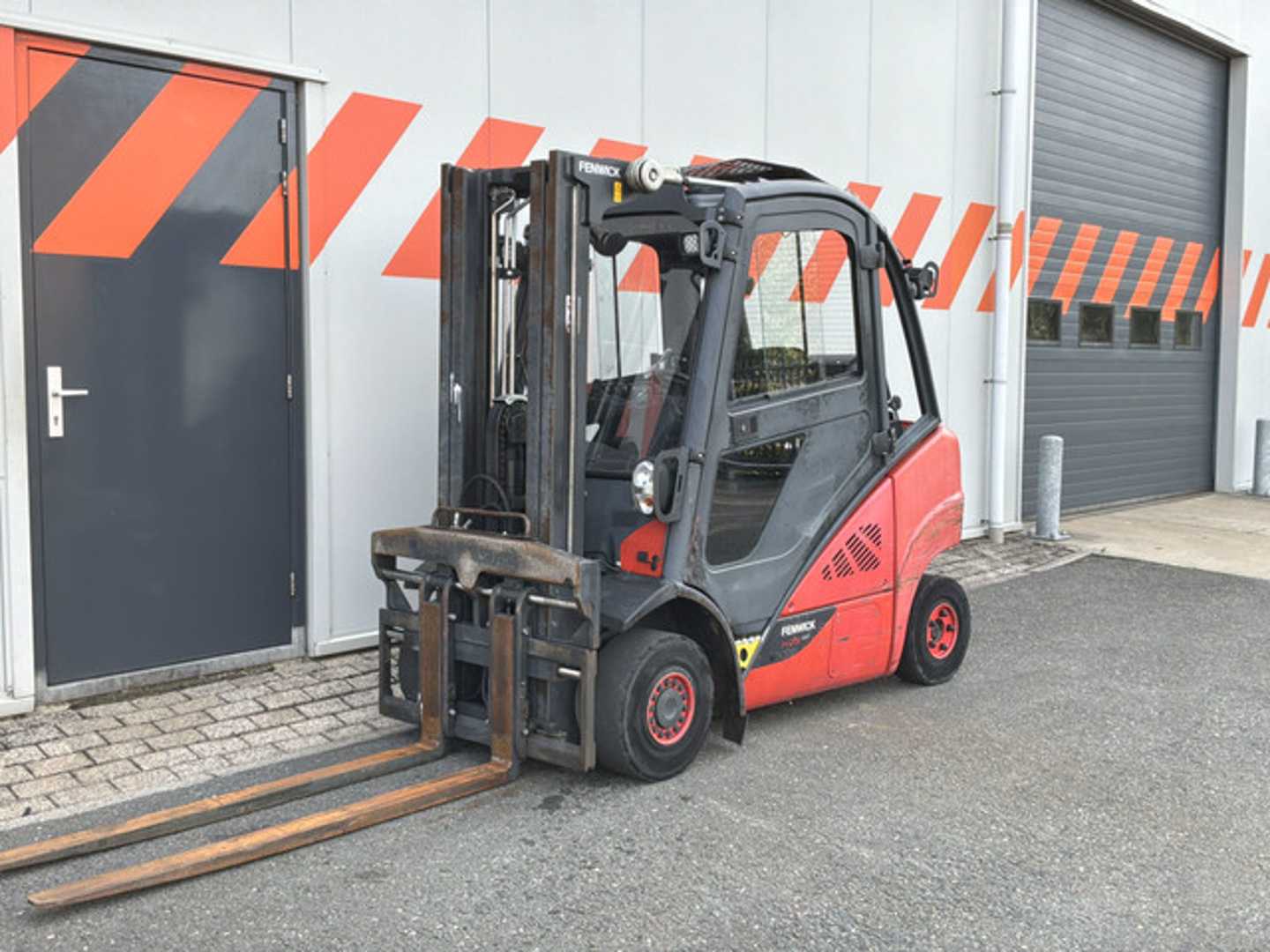 Used Forklift Linde H25T-02 4 ratų šakinis krautuvas (Image 1) Used Forklift Linde H25T-02 4 ratų šakinis krautuvas (Image 1)