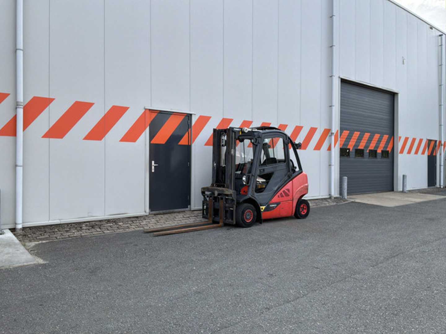 Used Forklift Linde H25T-02 4 ratų šakinis krautuvas (Image 5) Used Forklift Linde H25T-02 4 ratų šakinis krautuvas (Image 5)