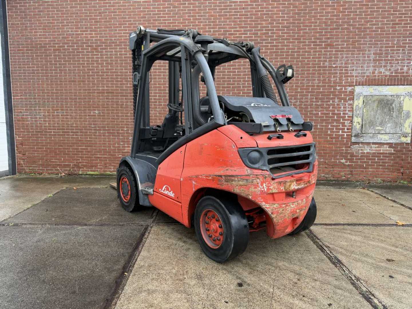 Used Forklift Linde H40T 4 ratų šakinis krautuvas (Image 5) Used Forklift Linde H40T 4 ratų šakinis krautuvas (Image 5)