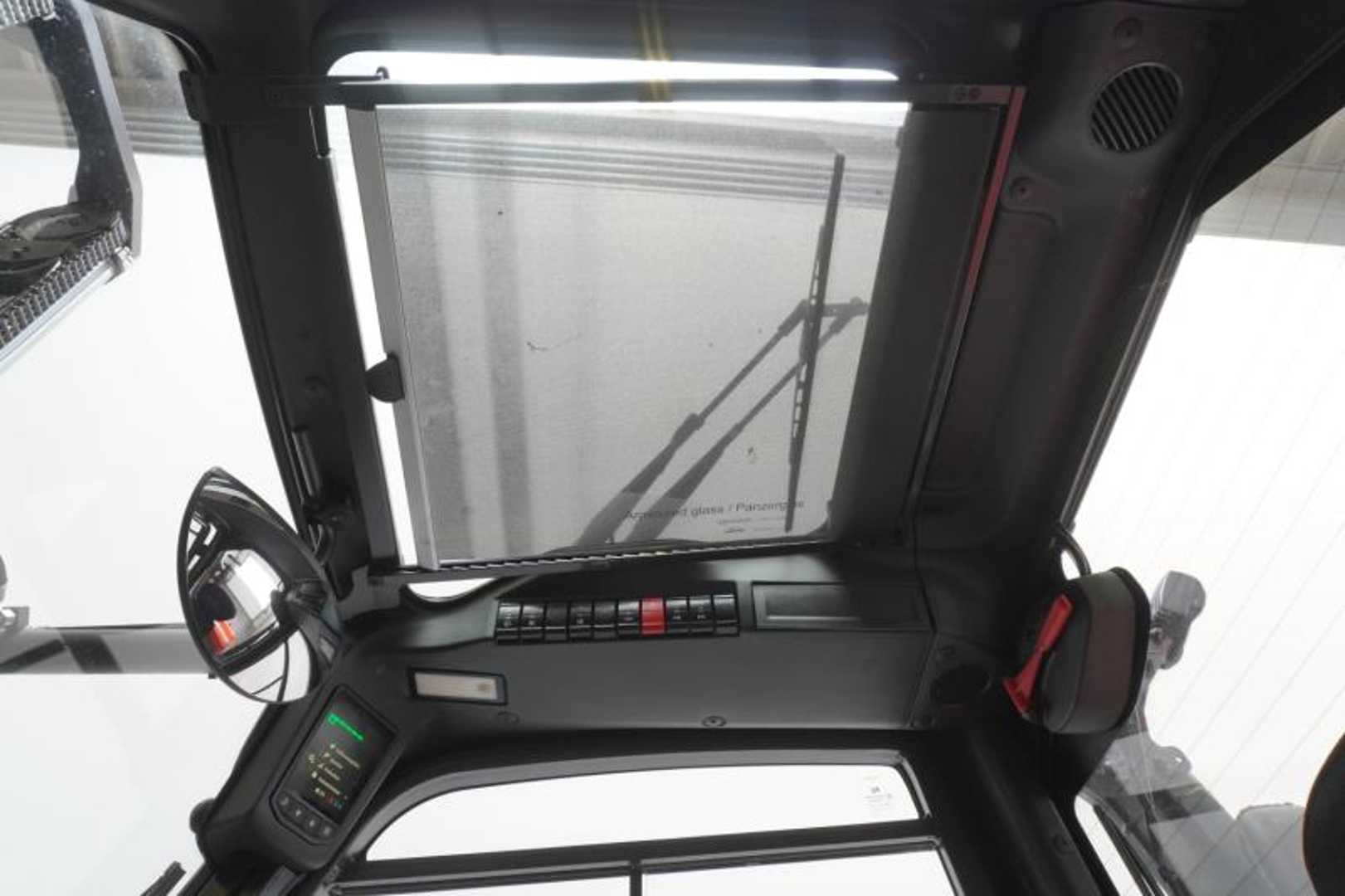 Used Forklift Linde H 30 T 1202 4 ratų šakinis krautuvas (Image 8) Used Forklift Linde H 30 T 1202 4 ratų šakinis krautuvas (Image 8)