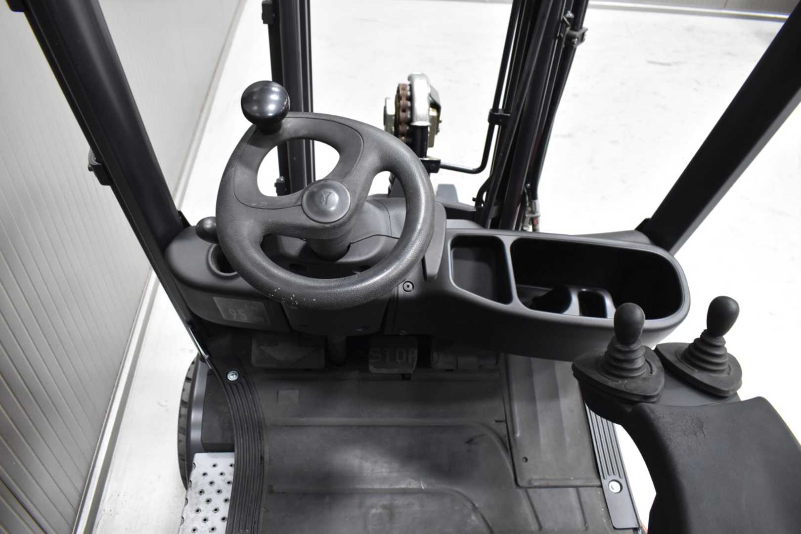 Used Forklift Linde H 20 T - 01 /58839/ 4 ratų šakinis krautuvas (Image 7) Used Forklift Linde H 20 T - 01 /58839/ 4 ratų šakinis krautuvas (Image 7)