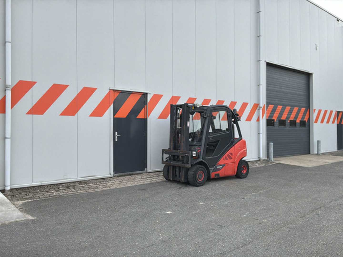 Used Forklift Linde H25T-02 4 ratų šakinis krautuvas (Image 5) Used Forklift Linde H25T-02 4 ratų šakinis krautuvas (Image 5)