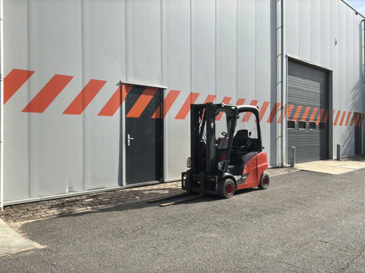 Used Forklift Linde H20T-01 4 ratų šakinis krautuvas (Image 5) Used Forklift Linde H20T-01 4 ratų šakinis krautuvas (Image 5)