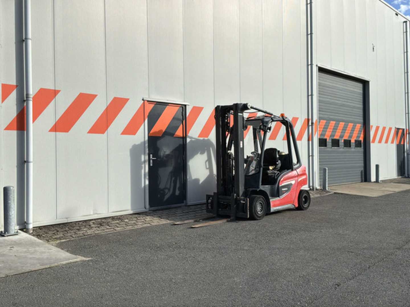 Used Forklift Linde H25T-01 4 ratų šakinis krautuvas (Image 5) Used Forklift Linde H25T-01 4 ratų šakinis krautuvas (Image 5)