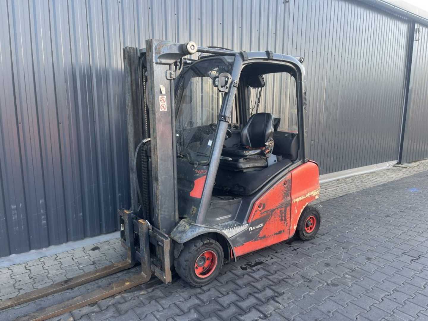 Used Forklift Linde H20T-01 4 ratų šakinis krautuvas (Image 1) Used Forklift Linde H20T-01 4 ratų šakinis krautuvas (Image 1)