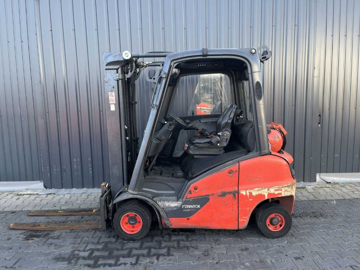 Used Forklift Linde H20T-01 4 ratų šakinis krautuvas (Image 2) Used Forklift Linde H20T-01 4 ratų šakinis krautuvas (Image 2)