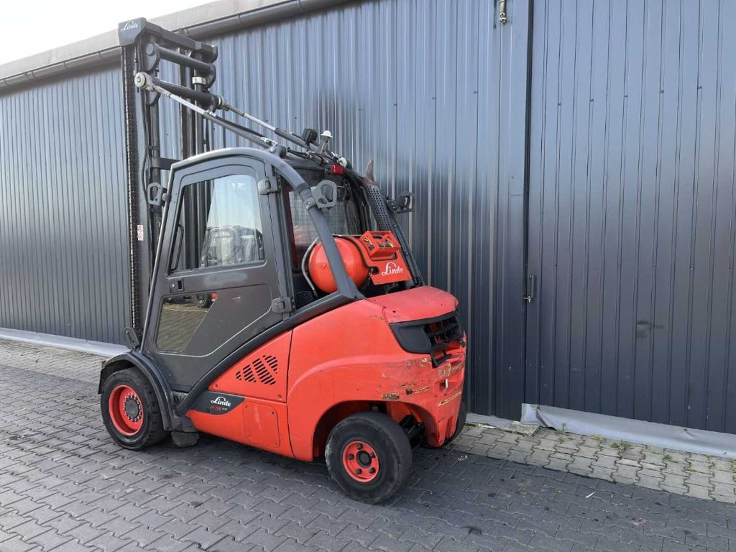 Used Forklift Linde H35T-02 4 ratų šakinis krautuvas (Image 3) Used Forklift Linde H35T-02 4 ratų šakinis krautuvas (Image 3)