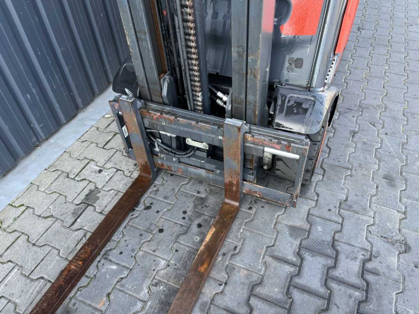 Used Forklift Linde H20T-01 4 ratų šakinis krautuvas (Image 8) Used Forklift Linde H20T-01 4 ratų šakinis krautuvas (Image 8)