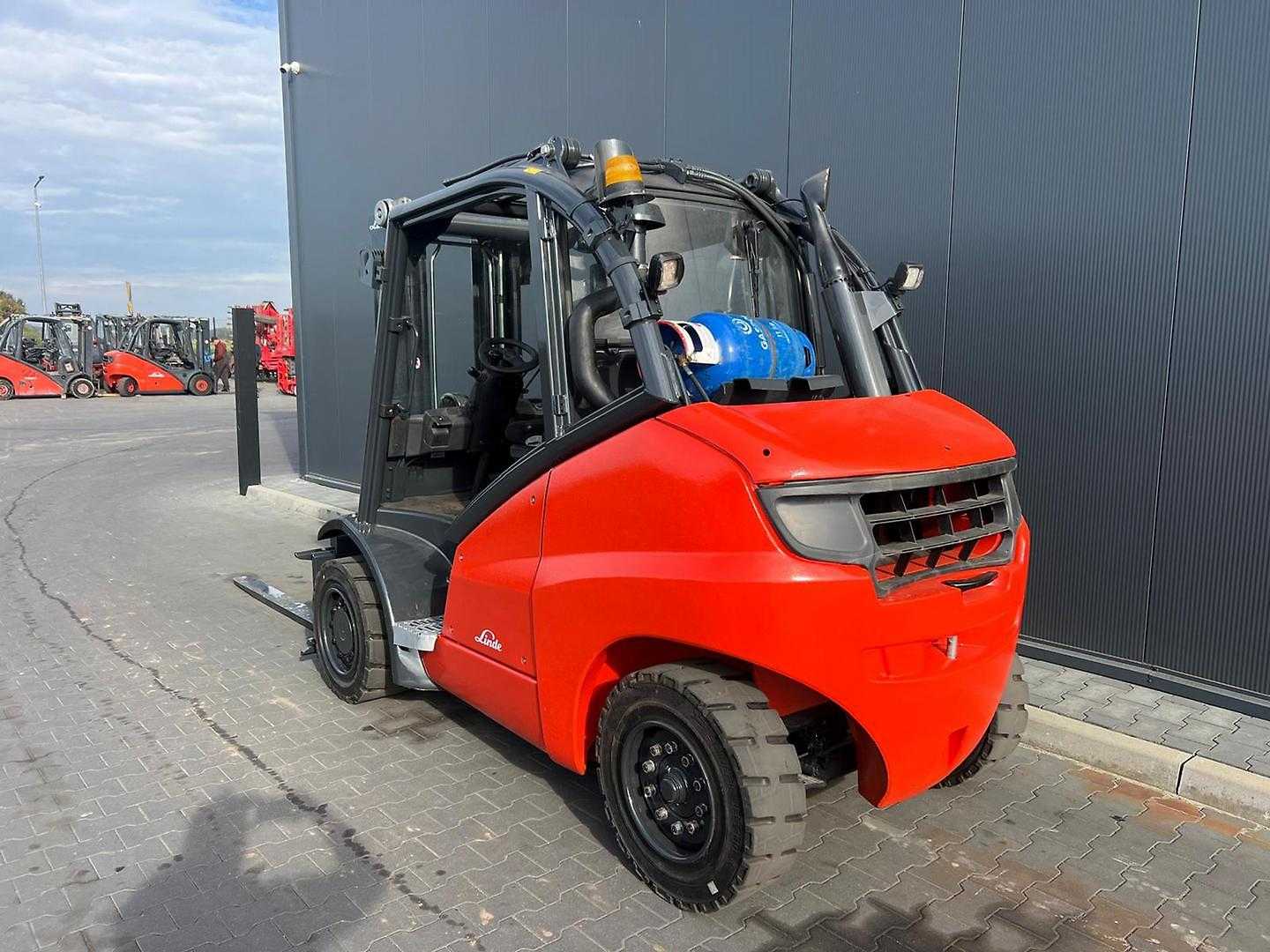 Used Forklift Linde H50T wersja kontener (2,1 m) 4 ratų šakinis krautuvas (Image 3) Used Forklift Linde H50T wersja kontener (2,1 m) 4 ratų šakinis krautuvas (Image 3)