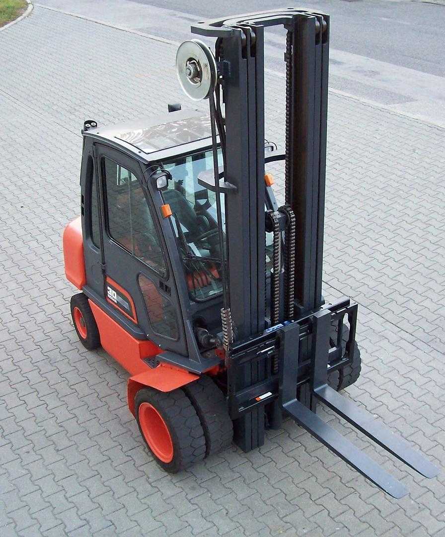 Used Forklift Nissan UGD02A30PQ 4 ratų šakinis krautuvas (Image 3) Used Forklift Nissan UGD02A30PQ 4 ratų šakinis krautuvas (Image 3)