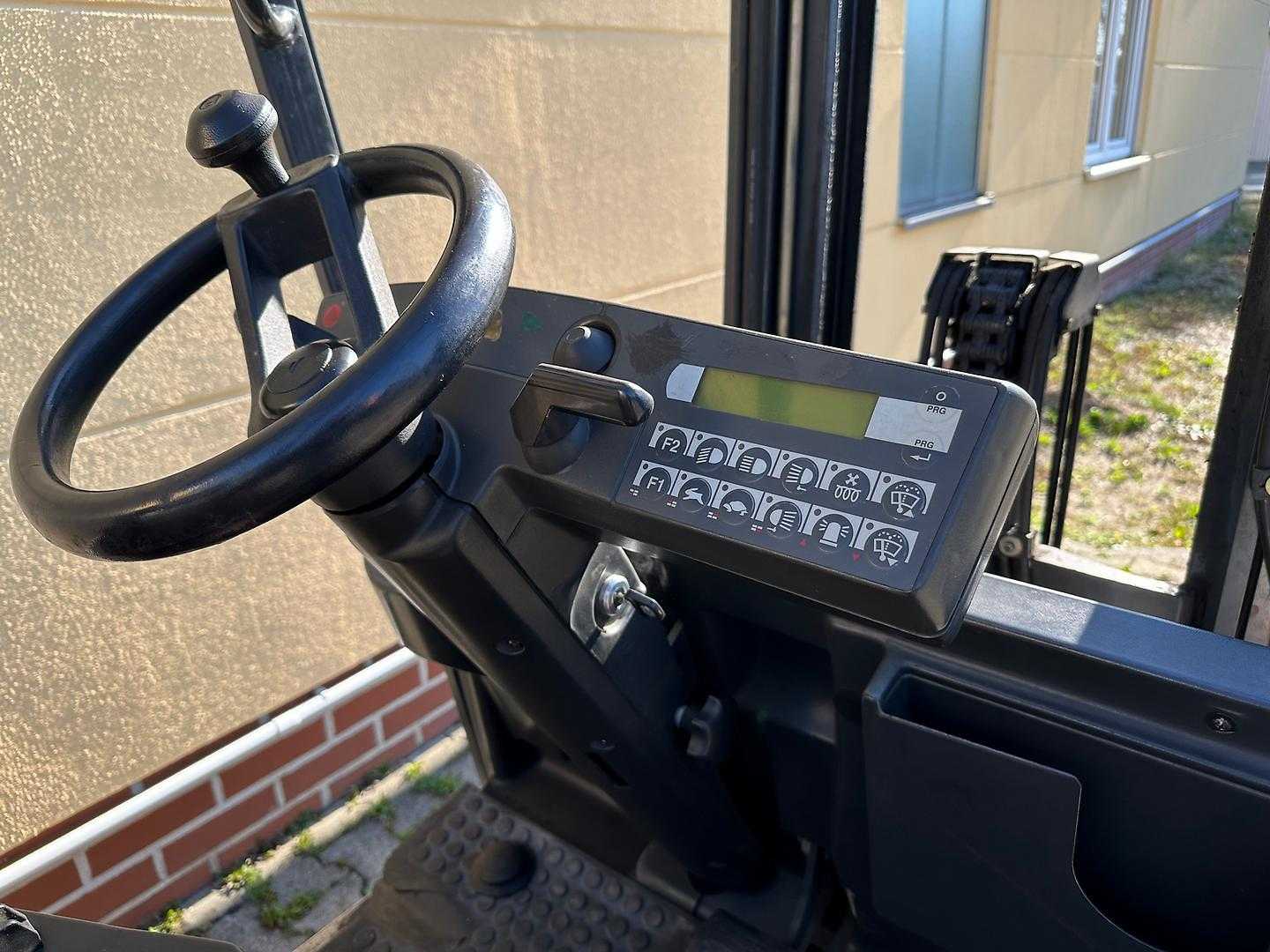 Used Forklift STILL R70-20T compact 4 ratų šakinis krautuvas (Image 3) Used Forklift STILL R70-20T compact 4 ratų šakinis krautuvas (Image 3)