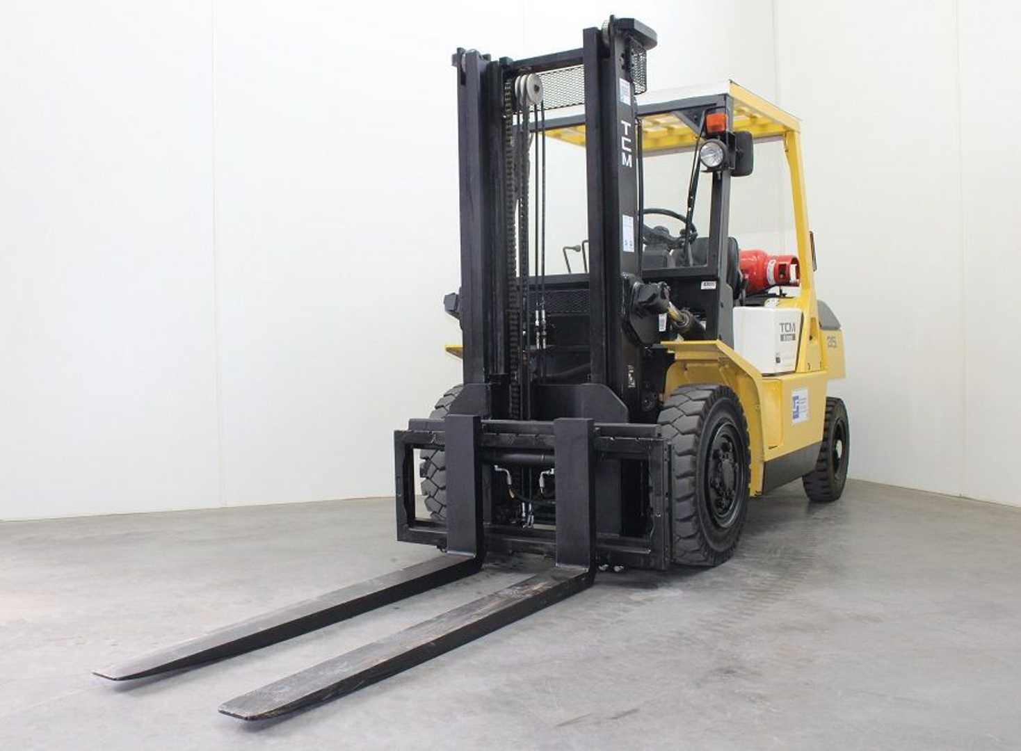Used Forklift TCM FG 35 N7T 4 ratų šakinis krautuvas (Image 3) Used Forklift TCM FG 35 N7T 4 ratų šakinis krautuvas (Image 3)