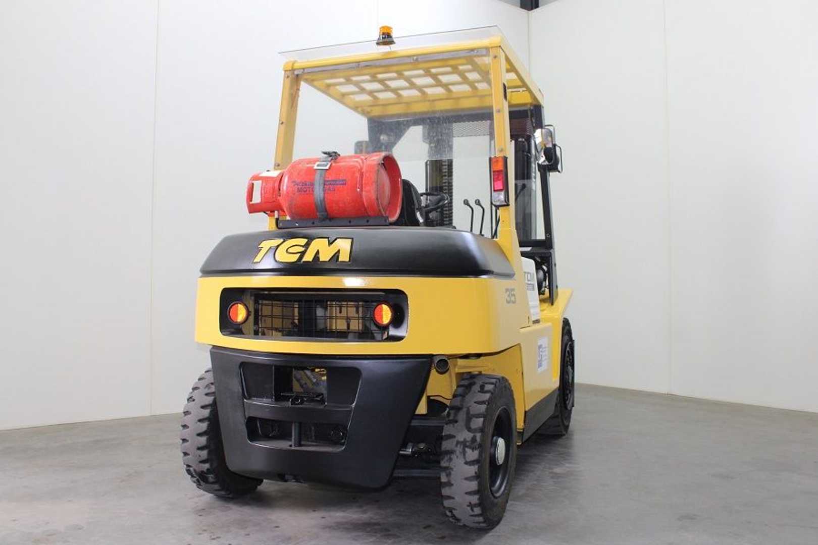 Used Forklift TCM FG 35 N7T 4 ratų šakinis krautuvas (Image 4) Used Forklift TCM FG 35 N7T 4 ratų šakinis krautuvas (Image 4)