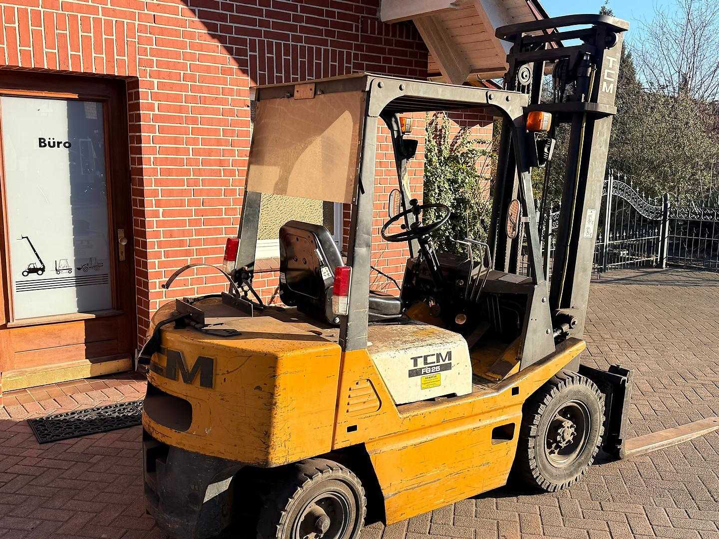 Used Forklift TCM FG 25 4 ratų šakinis krautuvas (Image 10) Used Forklift TCM FG 25 4 ratų šakinis krautuvas (Image 10)