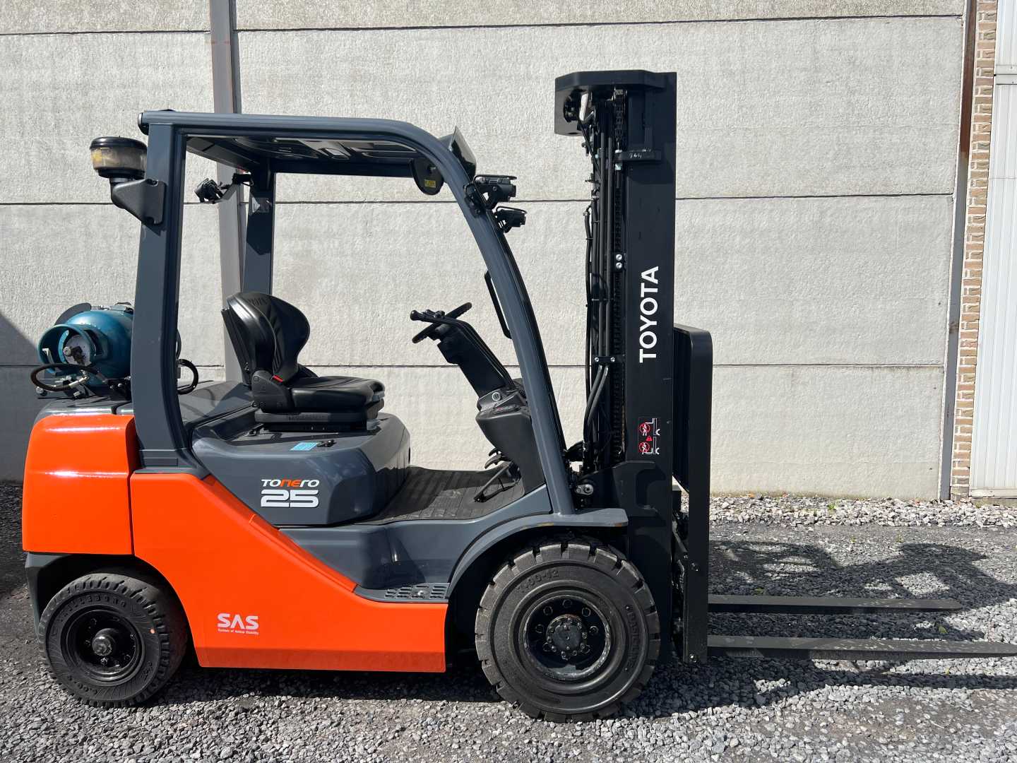 Used Forklift Toyota 02-8FGF25 4 ratų šakinis krautuvas (Image 1) Used Forklift Toyota 02-8FGF25 4 ratų šakinis krautuvas (Image 1)
