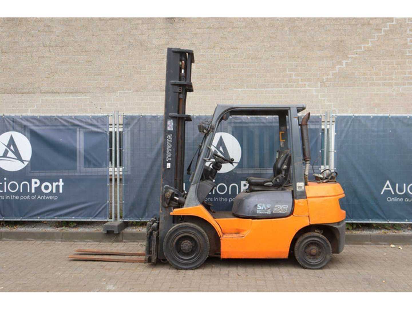 Used Forklift Toyota 42-7FGF25 4 ratų šakinis krautuvas (Image 2)