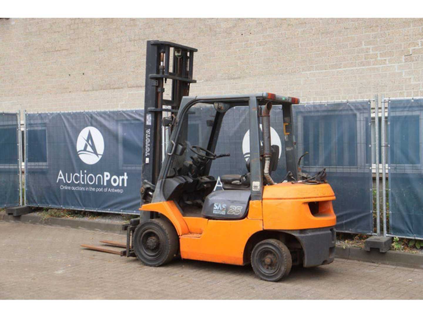 Used Forklift Toyota 42-7FGF25 4 ratų šakinis krautuvas (Image 3)