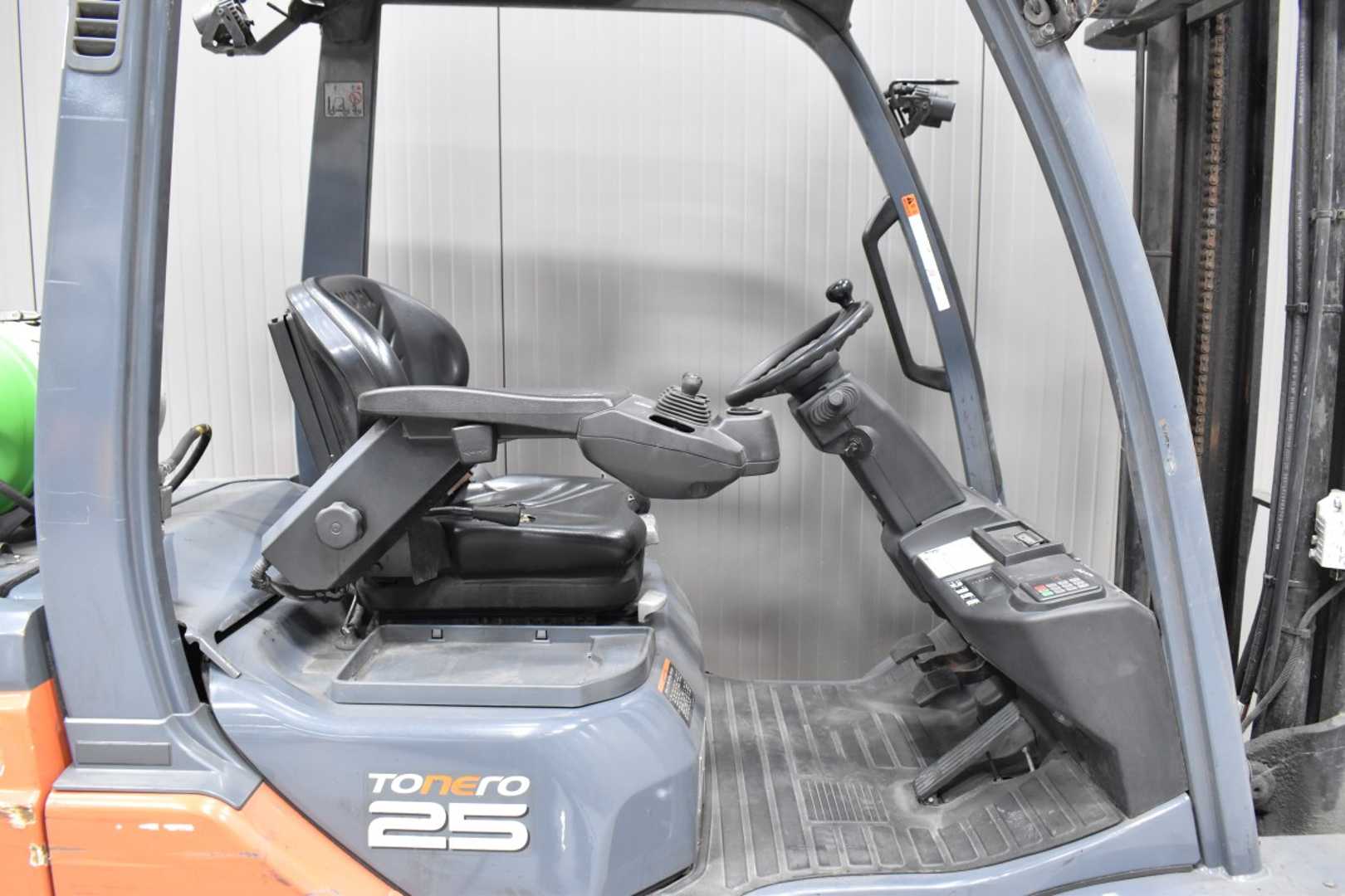 Used Forklift Toyota 02-8FGF25 /58301/ 4 ratų šakinis krautuvas (Image 5) Used Forklift Toyota 02-8FGF25 /58301/ 4 ratų šakinis krautuvas (Image 5)