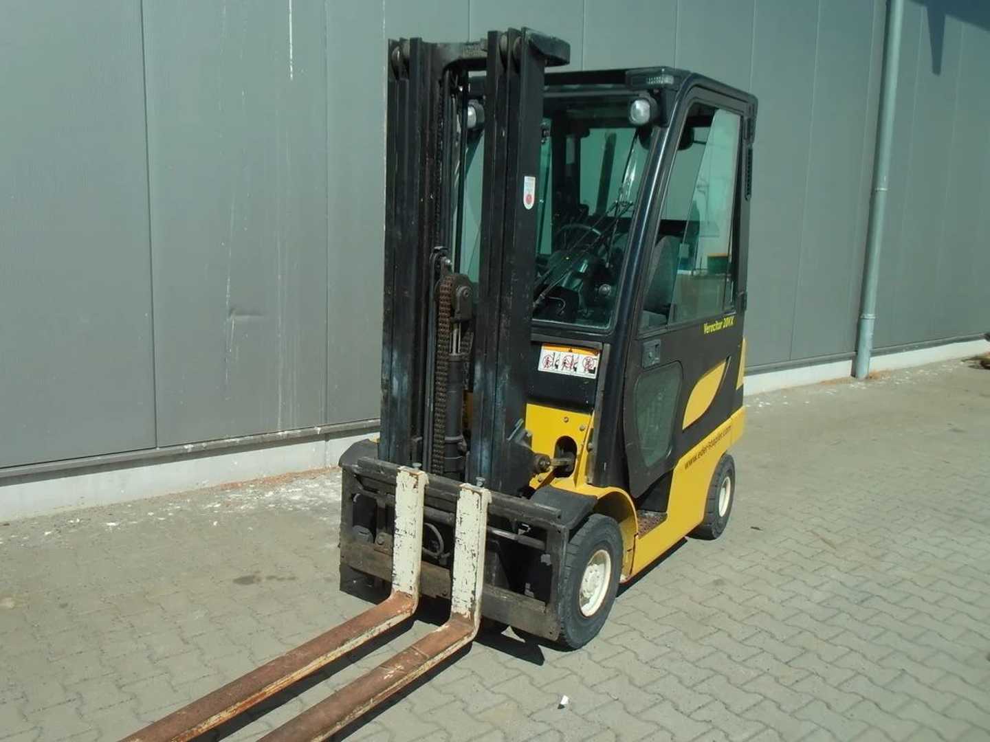 Used Forklift Yale GLP 20 SVX E2175 4 ratų šakinis krautuvas (Image 7) Used Forklift Yale GLP 20 SVX E2175 4 ratų šakinis krautuvas (Image 7)