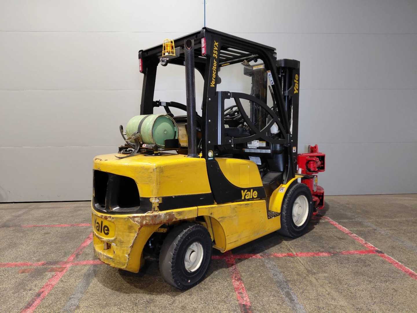 Used Forklift Yale GLP35VX 4 ratų šakinis krautuvas (Image 12) Used Forklift Yale GLP35VX 4 ratų šakinis krautuvas (Image 12)