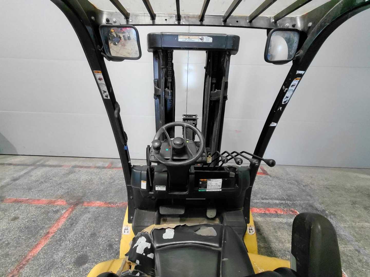 Used Forklift Yale GLP20VX 4 ratų šakinis krautuvas (Image 10) Used Forklift Yale GLP20VX 4 ratų šakinis krautuvas (Image 10)