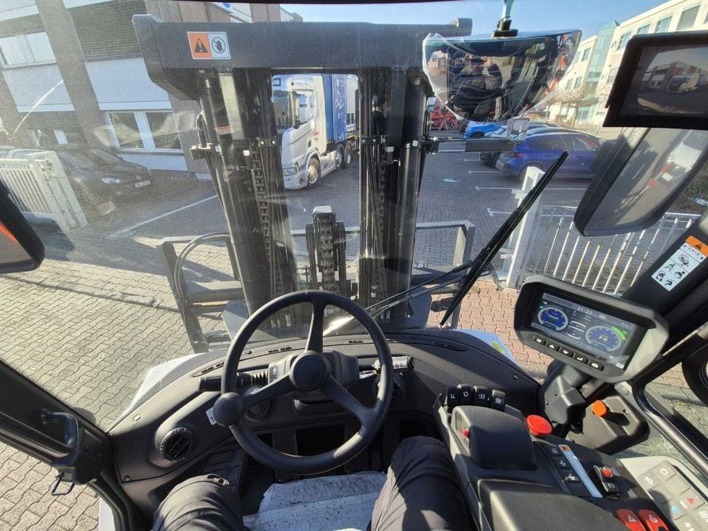 Used Forklift Bobcat D 80 S - 9 4 ratų šakinis krautuvas (Image 8) Used Forklift Bobcat D 80 S - 9 4 ratų šakinis krautuvas (Image 8)