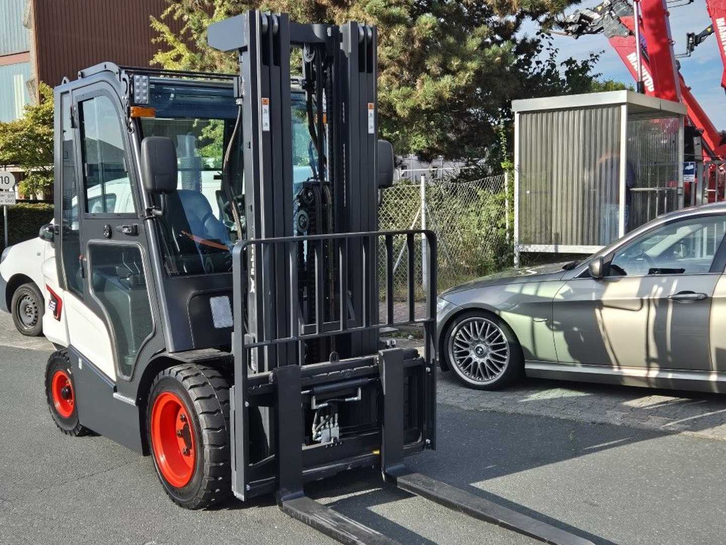 Used Forklift Bobcat D35NXS 4 ratų šakinis krautuvas (Image 6) Used Forklift Bobcat D35NXS 4 ratų šakinis krautuvas (Image 6)