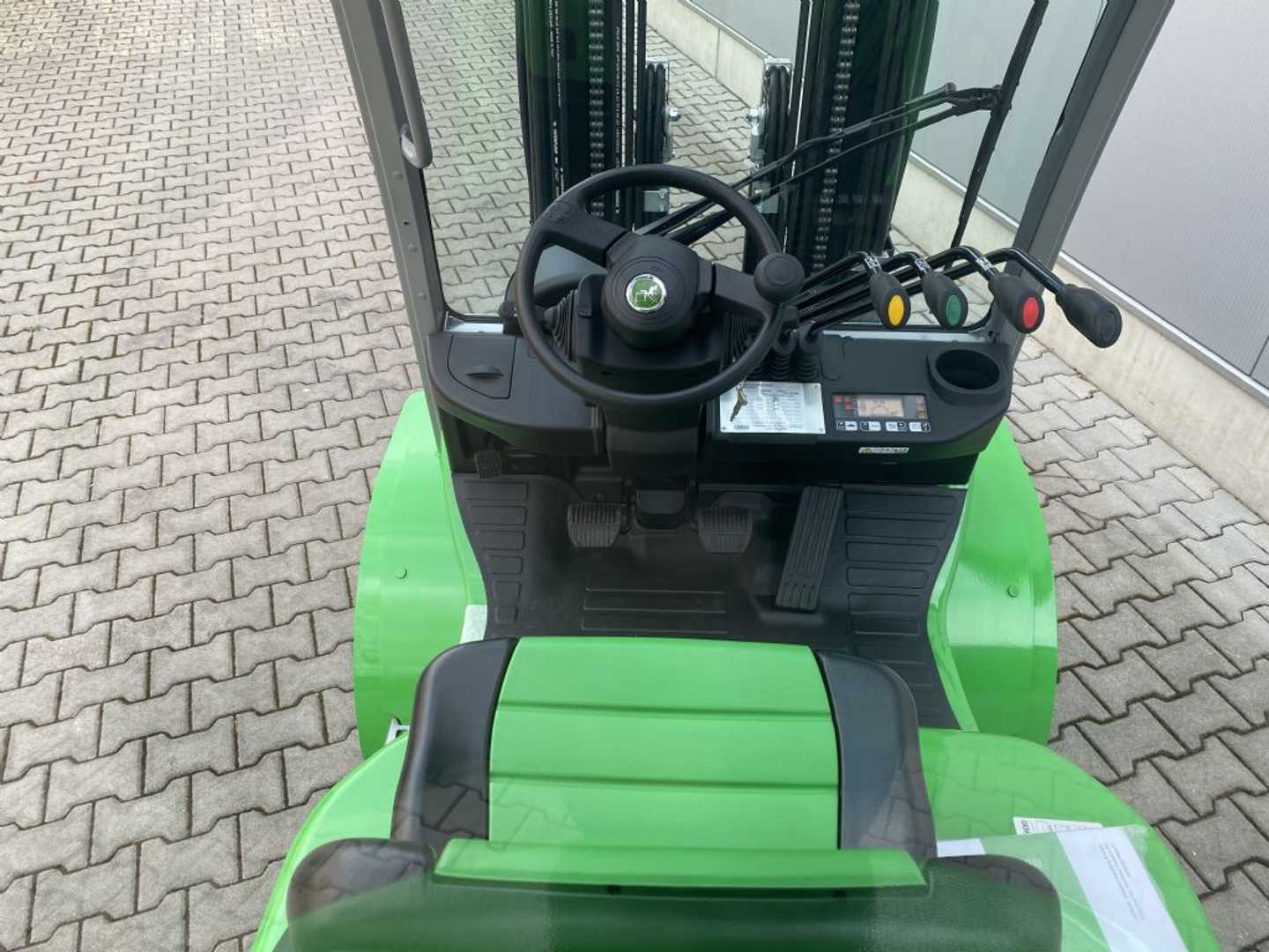 Used Forklift Cesab M330DV 4 ratų šakinis krautuvas (Image 4)