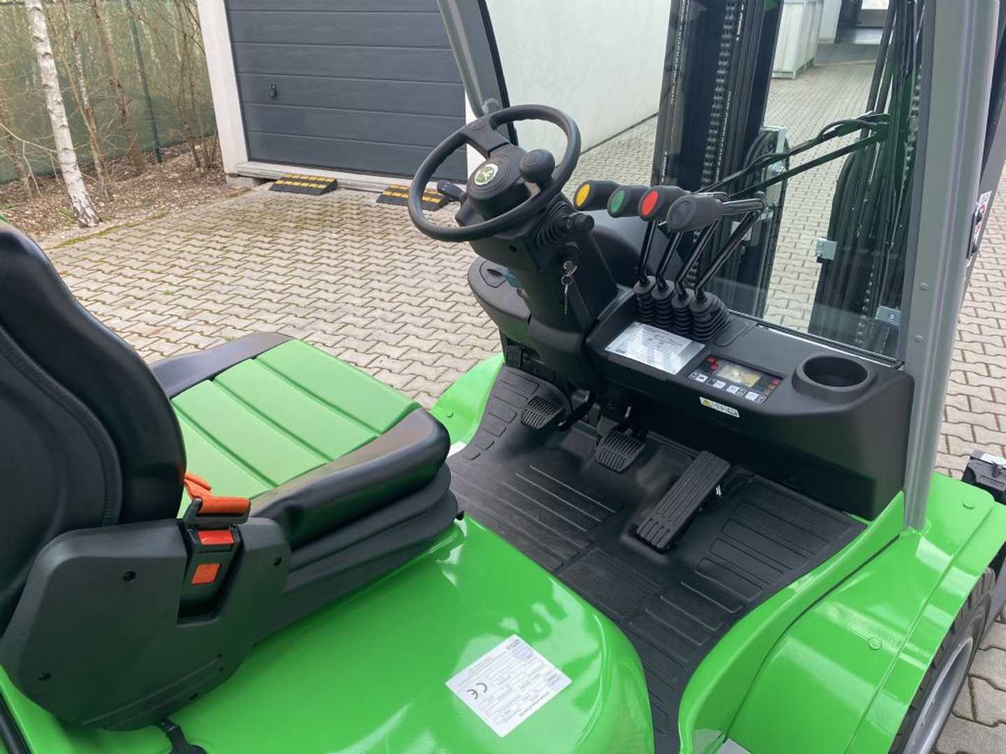 Used Forklift Cesab M330DV 4 ratų šakinis krautuvas (Image 5)