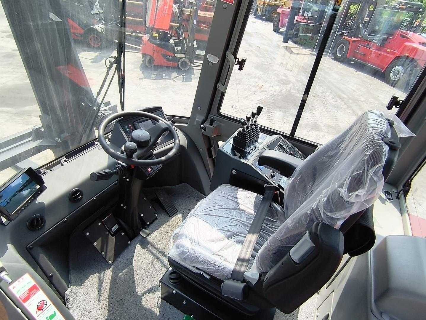 Used Forklift Heli CPCD160 4 ratų šakinis krautuvas (Image 5) Used Forklift Heli CPCD160 4 ratų šakinis krautuvas (Image 5)