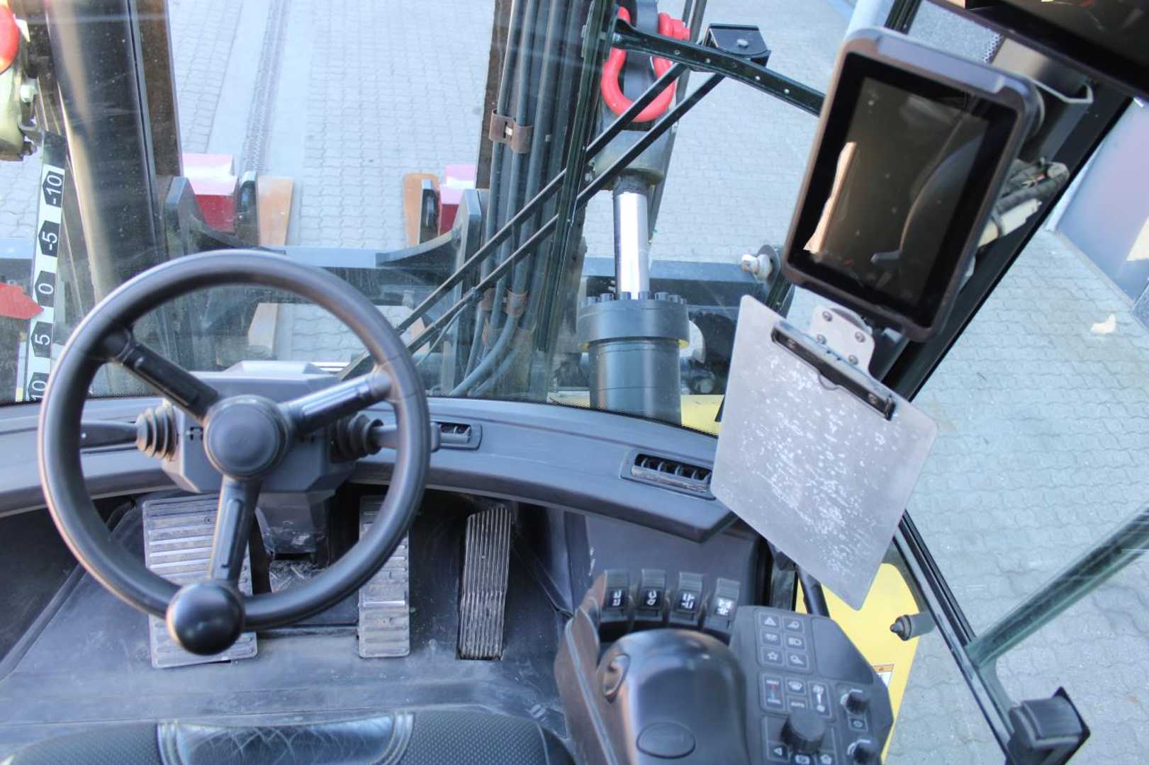 Used Forklift Hyster H16.00XD-12 4 ratų šakinis krautuvas (Image 4) Used Forklift Hyster H16.00XD-12 4 ratų šakinis krautuvas (Image 4)
