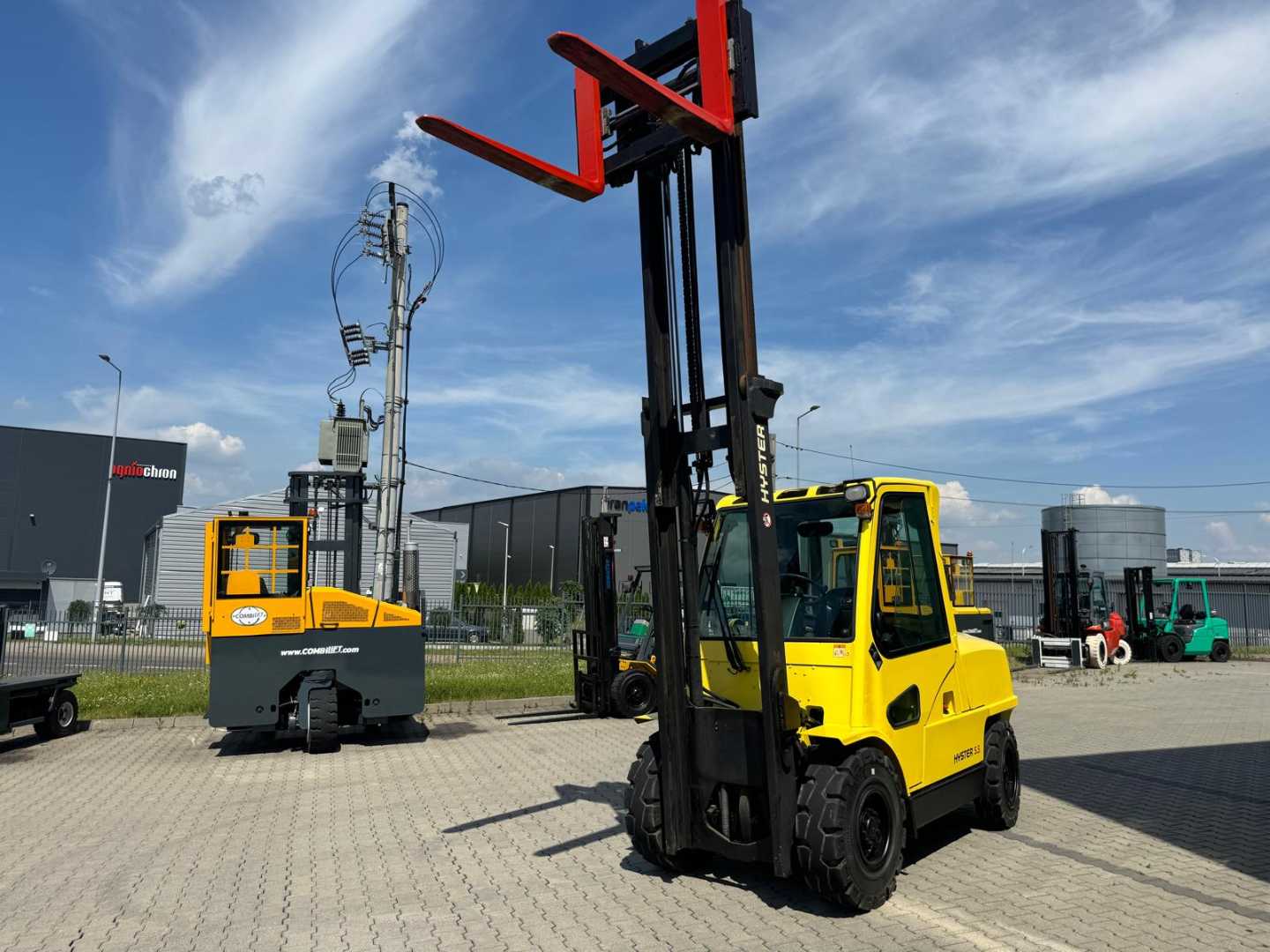 Used Forklift Hyster H 5.5XM Diesel / Full cabin / Only 6135 hours / Forks Positioner 4 ratų šakinis krautuvas (Image 15) Used Forklift Hyster H 5.5XM Diesel / Full cabin / Only 6135 hours / Forks Positioner 4 ratų šakinis krautuvas (Image 15)