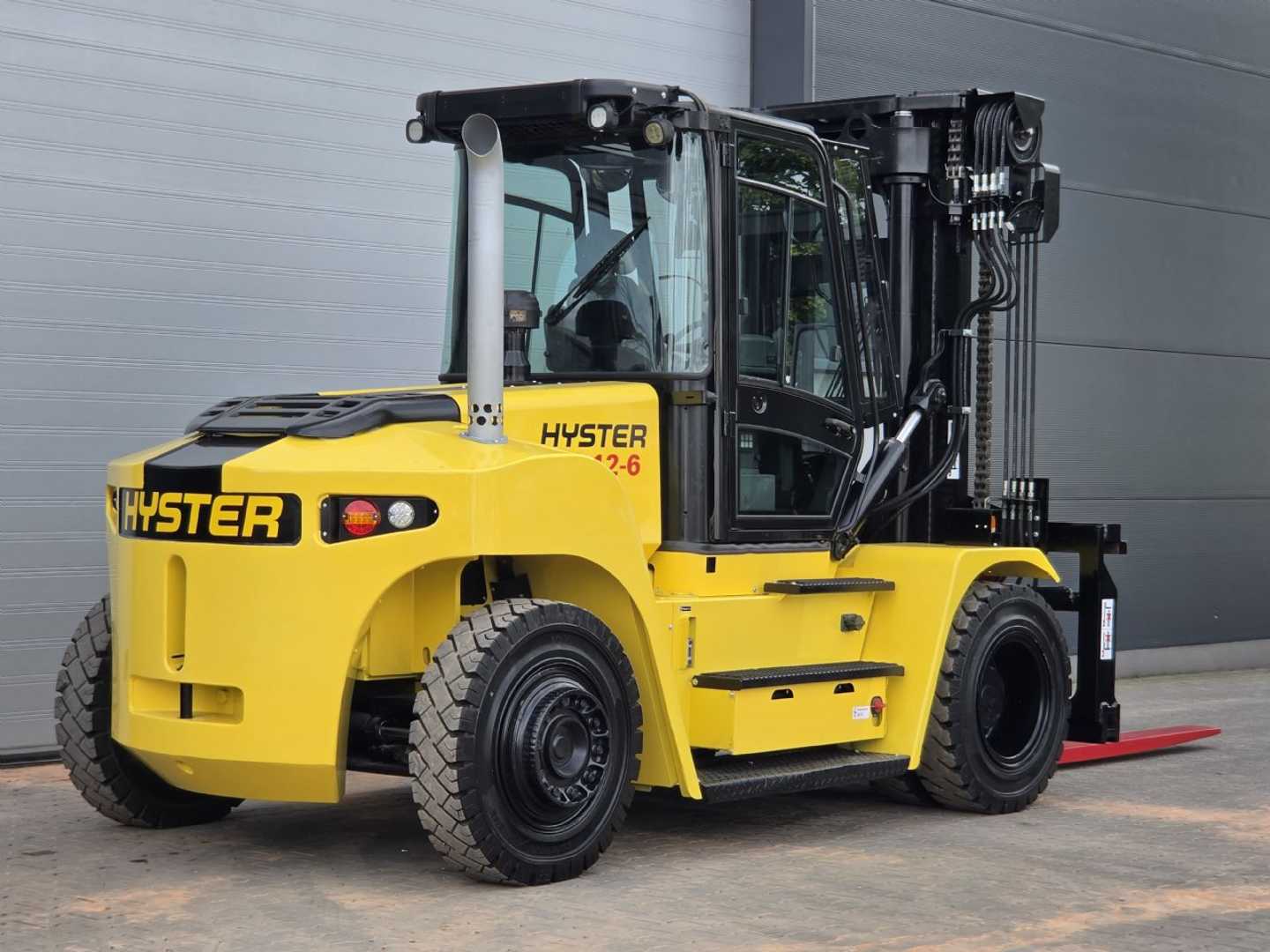 Used Forklift Hyster H12XM6 4 ratų šakinis krautuvas (Image 4) Used Forklift Hyster H12XM6 4 ratų šakinis krautuvas (Image 4)