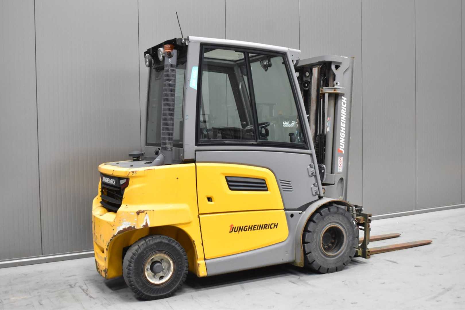Used Forklift Jungheinrich DFG 425 s /58927/ 4 ratų šakinis krautuvas (Image 4) Used Forklift Jungheinrich DFG 425 s /58927/ 4 ratų šakinis krautuvas (Image 4)