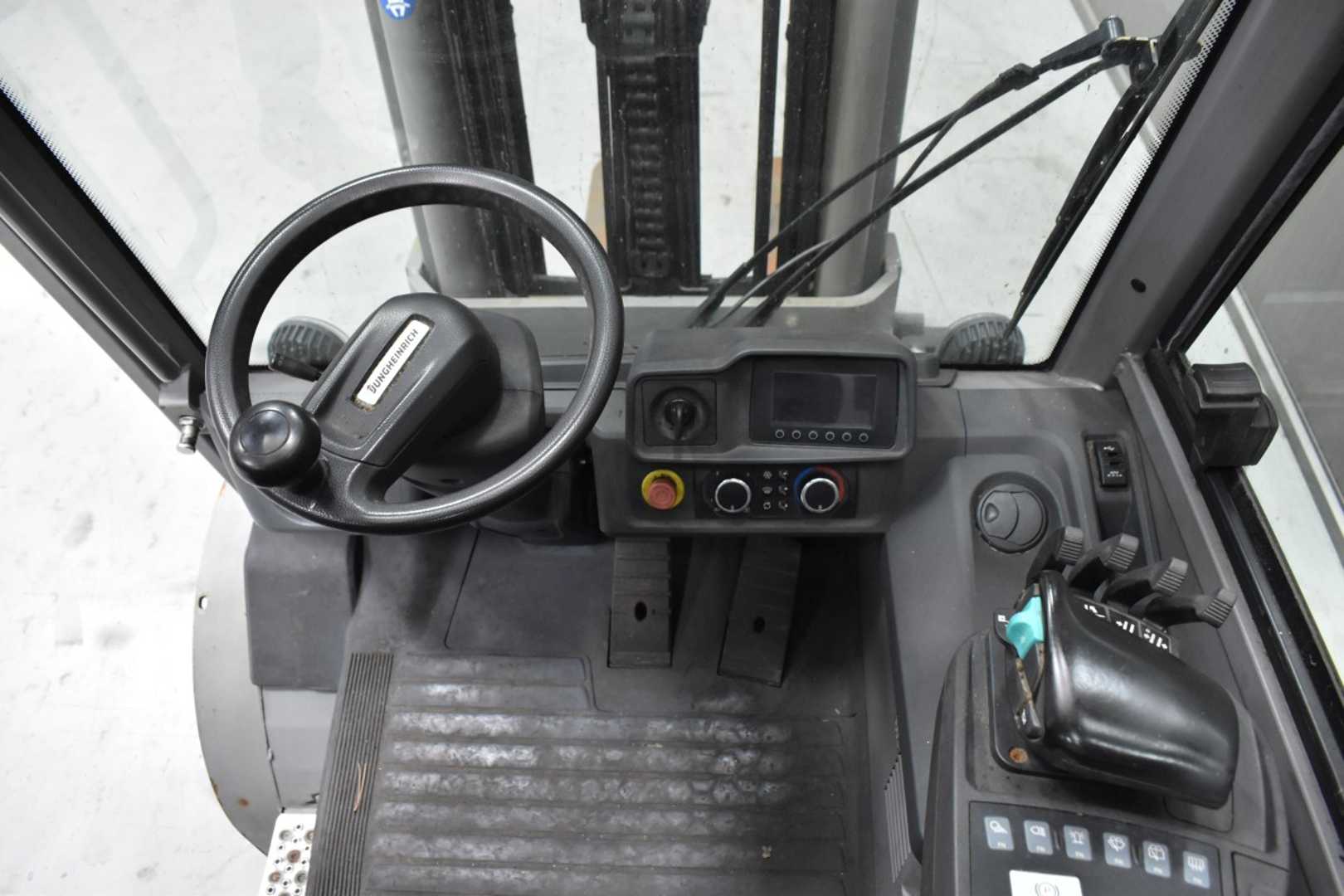 Used Forklift Jungheinrich DFG 425 s /58927/ 4 ratų šakinis krautuvas (Image 7) Used Forklift Jungheinrich DFG 425 s /58927/ 4 ratų šakinis krautuvas (Image 7)