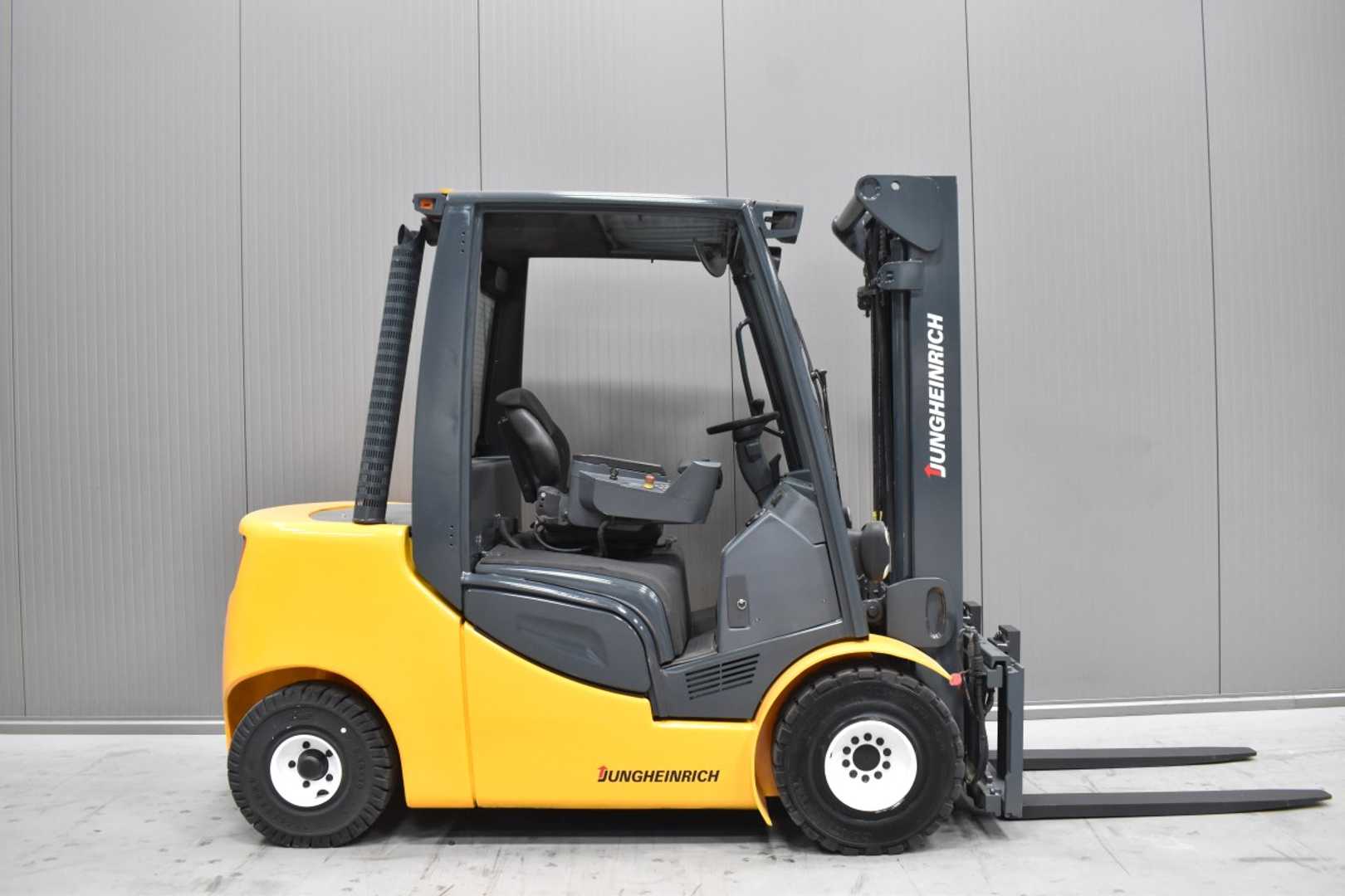 Used Forklift Jungheinrich DFG 435s /56587/ 4 ratų šakinis krautuvas (Image 3) Used Forklift Jungheinrich DFG 435s /56587/ 4 ratų šakinis krautuvas (Image 3)