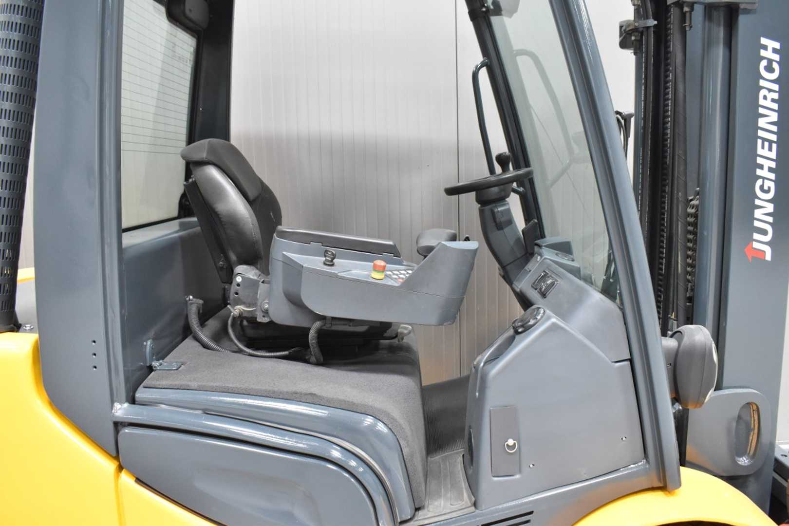 Used Forklift Jungheinrich DFG 435s /56587/ 4 ratų šakinis krautuvas (Image 5) Used Forklift Jungheinrich DFG 435s /56587/ 4 ratų šakinis krautuvas (Image 5)