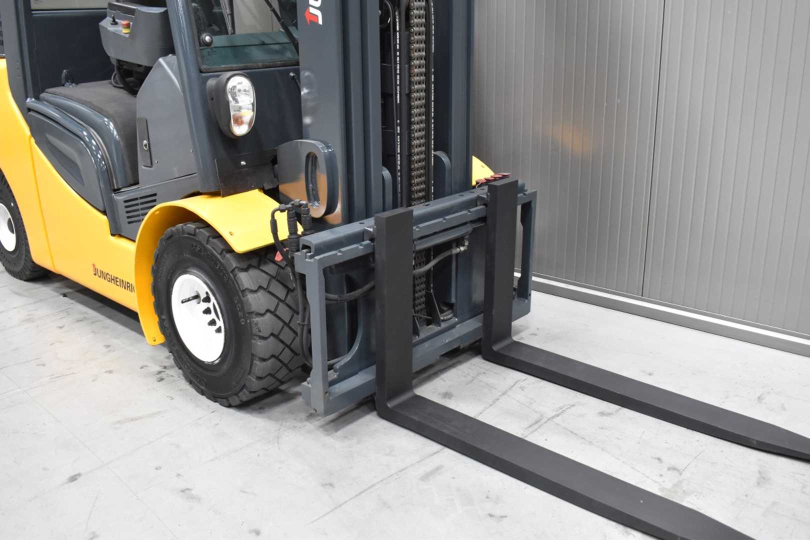 Used Forklift Jungheinrich DFG 435s /56587/ 4 ratų šakinis krautuvas (Image 6) Used Forklift Jungheinrich DFG 435s /56587/ 4 ratų šakinis krautuvas (Image 6)