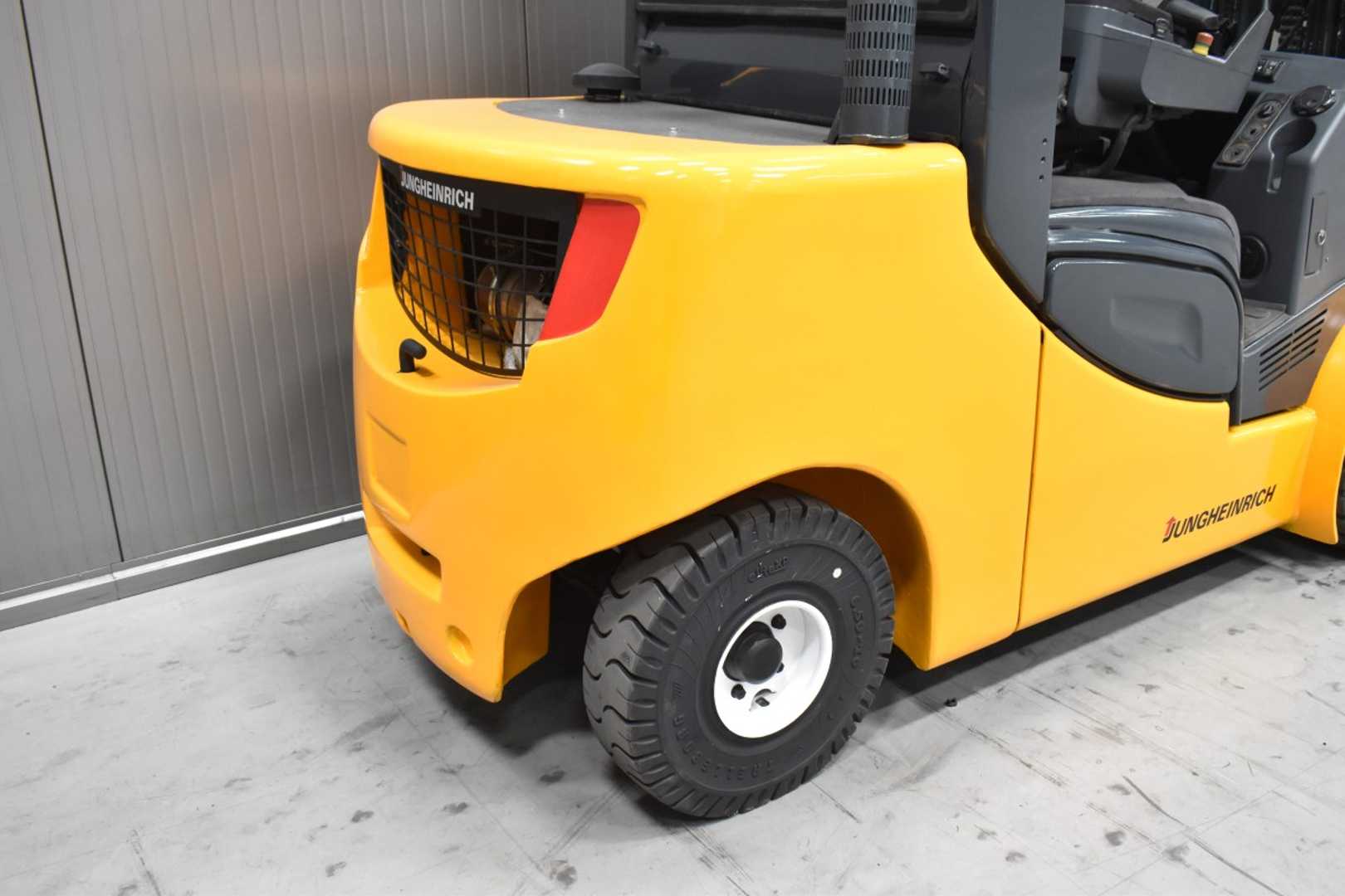 Used Forklift Jungheinrich DFG 435s /56587/ 4 ratų šakinis krautuvas (Image 8) Used Forklift Jungheinrich DFG 435s /56587/ 4 ratų šakinis krautuvas (Image 8)