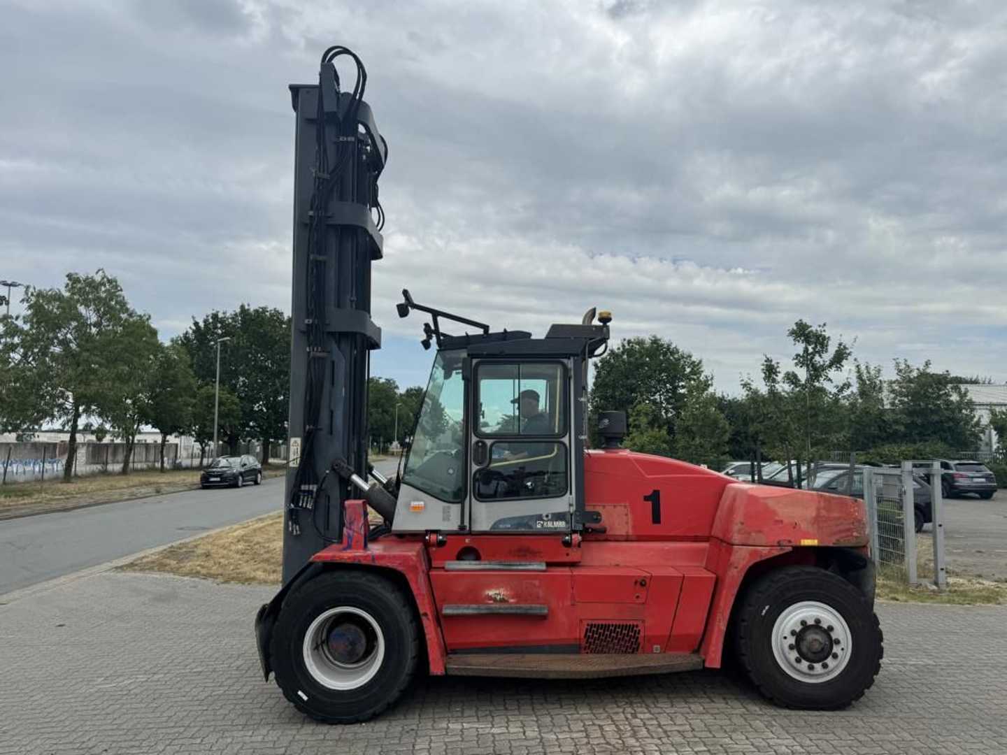 Used Forklift Kalmar DCE150-12 4 ratų šakinis krautuvas (Image 1) Used Forklift Kalmar DCE150-12 4 ratų šakinis krautuvas (Image 1)