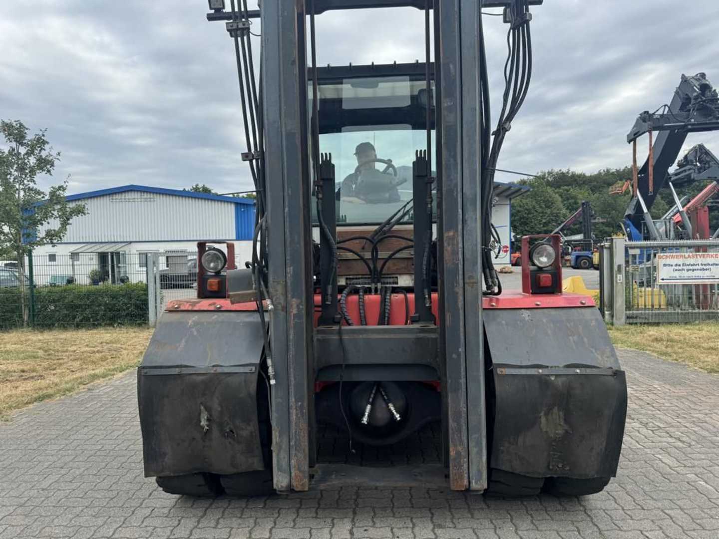 Used Forklift Kalmar DCE150-12 4 ratų šakinis krautuvas (Image 4) Used Forklift Kalmar DCE150-12 4 ratų šakinis krautuvas (Image 4)