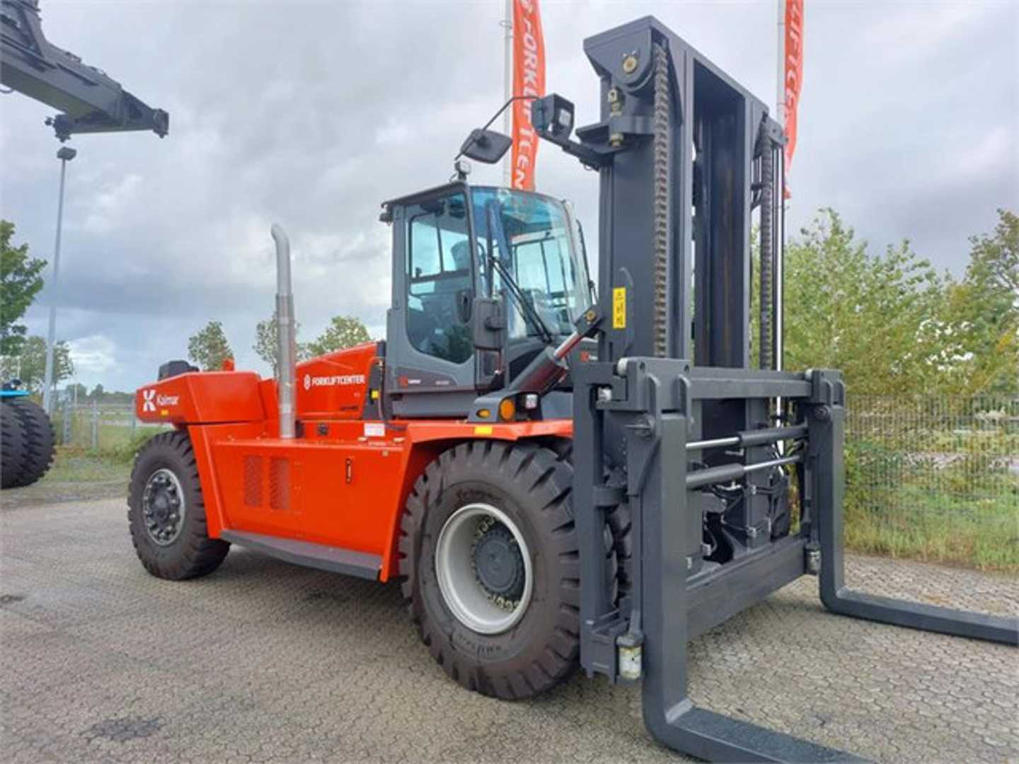 Used Forklift Kalmar DCG250-12 4 ratų šakinis krautuvas (Image 3)