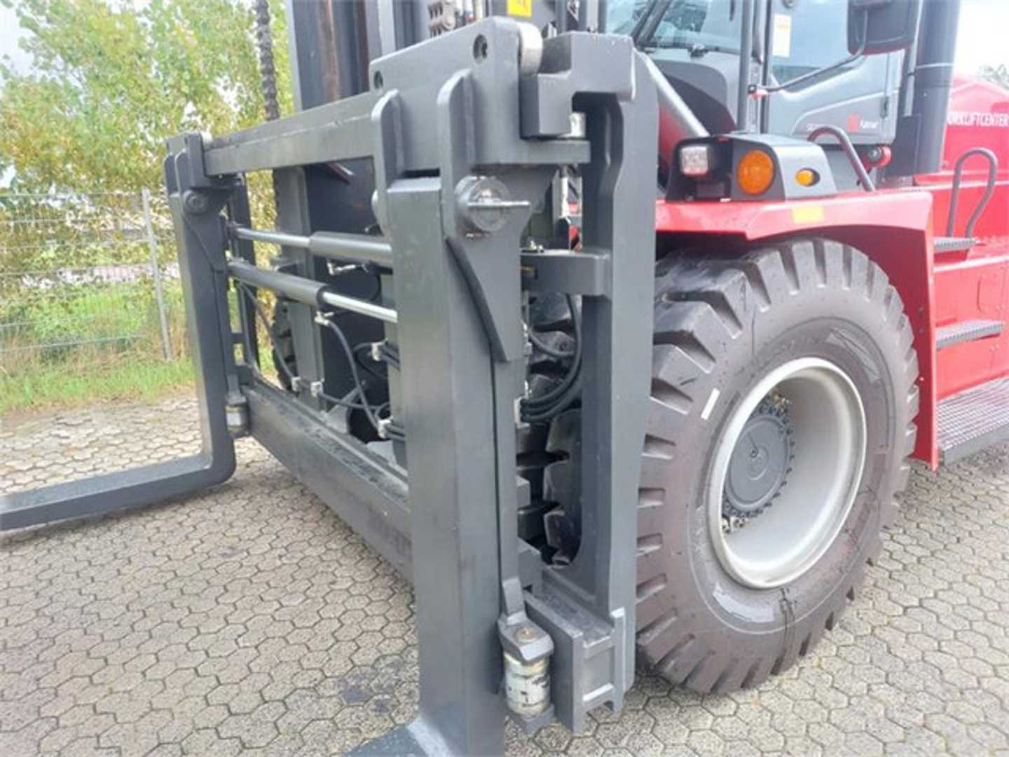 Used Forklift Kalmar DCG250-12 4 ratų šakinis krautuvas (Image 9)